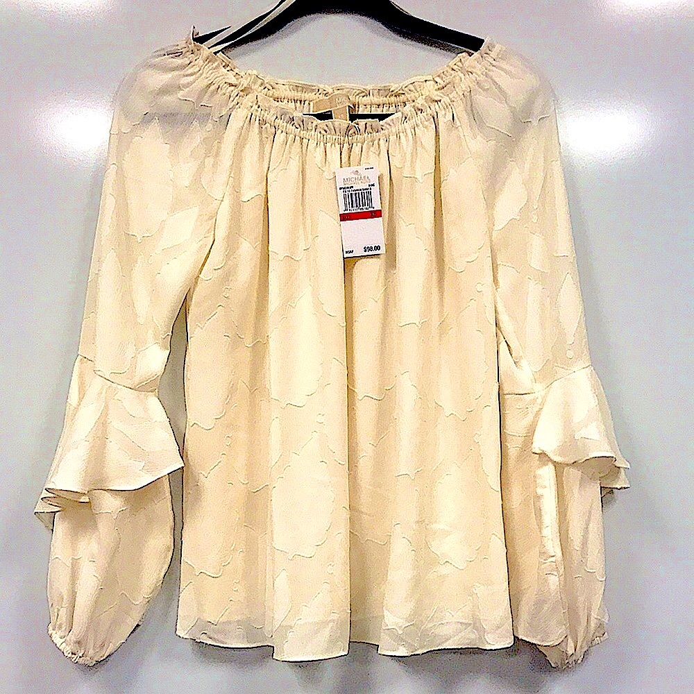MK cream blouse 👚🐰